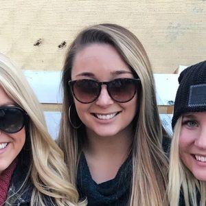 Meet your Posher, Caroline